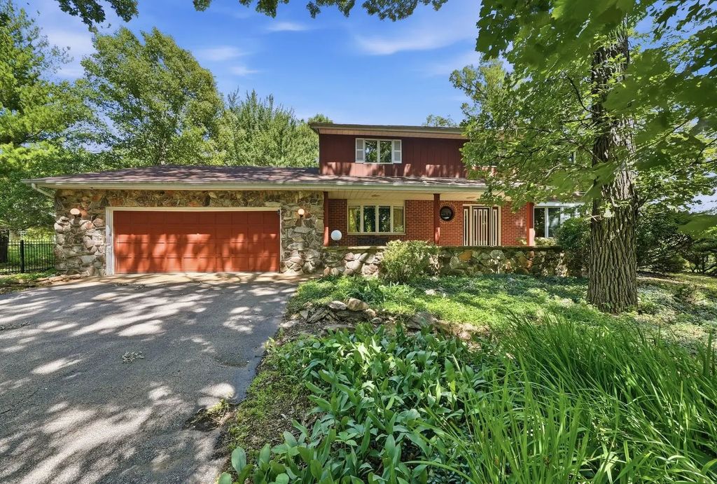 19631 Nw Frontage Road, Shorewood