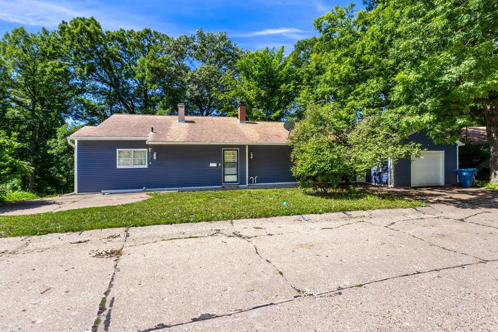 1218 20th Ave Way, East Moline