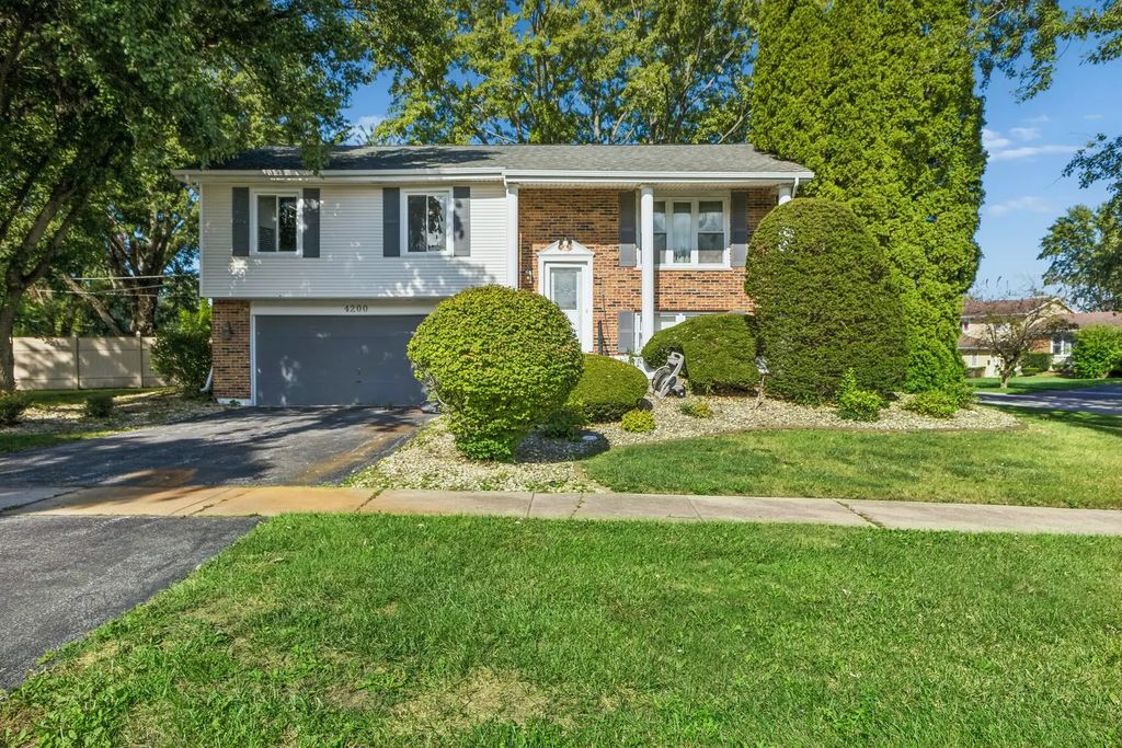 4200 W 176th Place, Country Club Hills