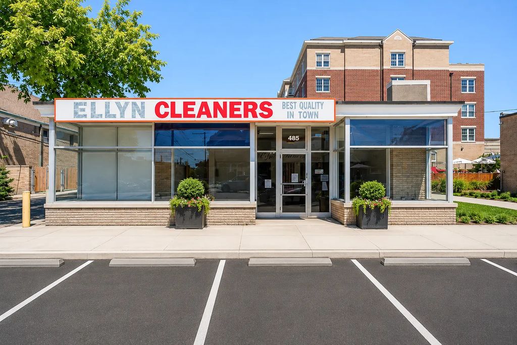 485 Forest Avenue, Glen Ellyn