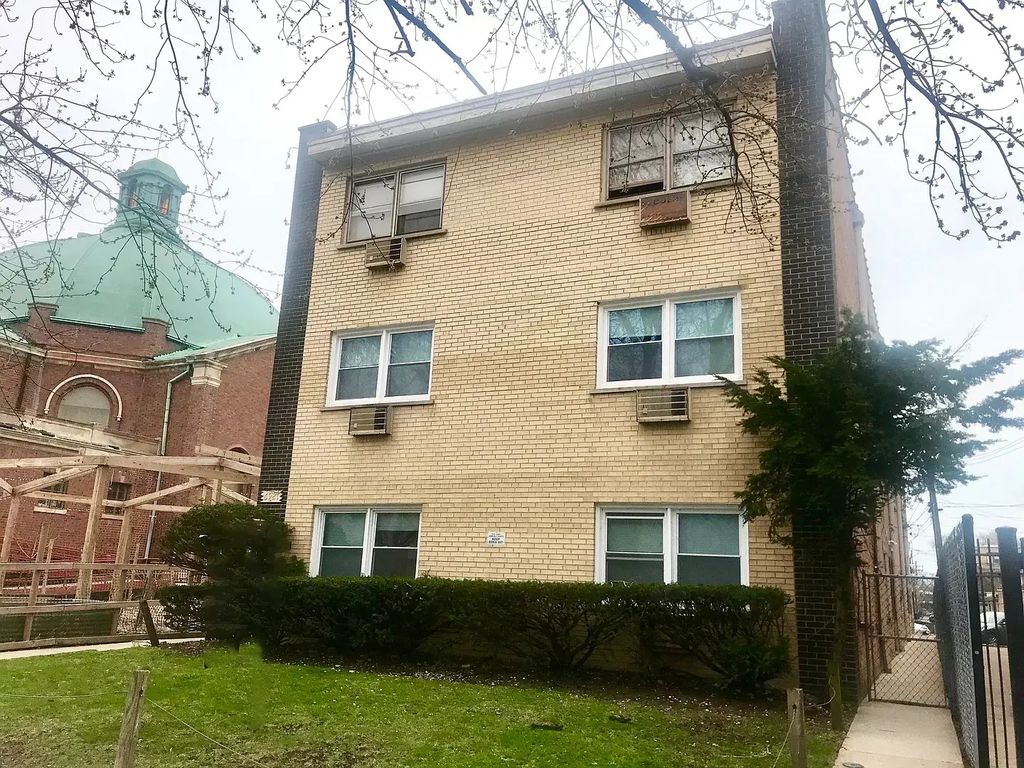 6921 N Ashland Boulevard 2b, Chicago, 60626