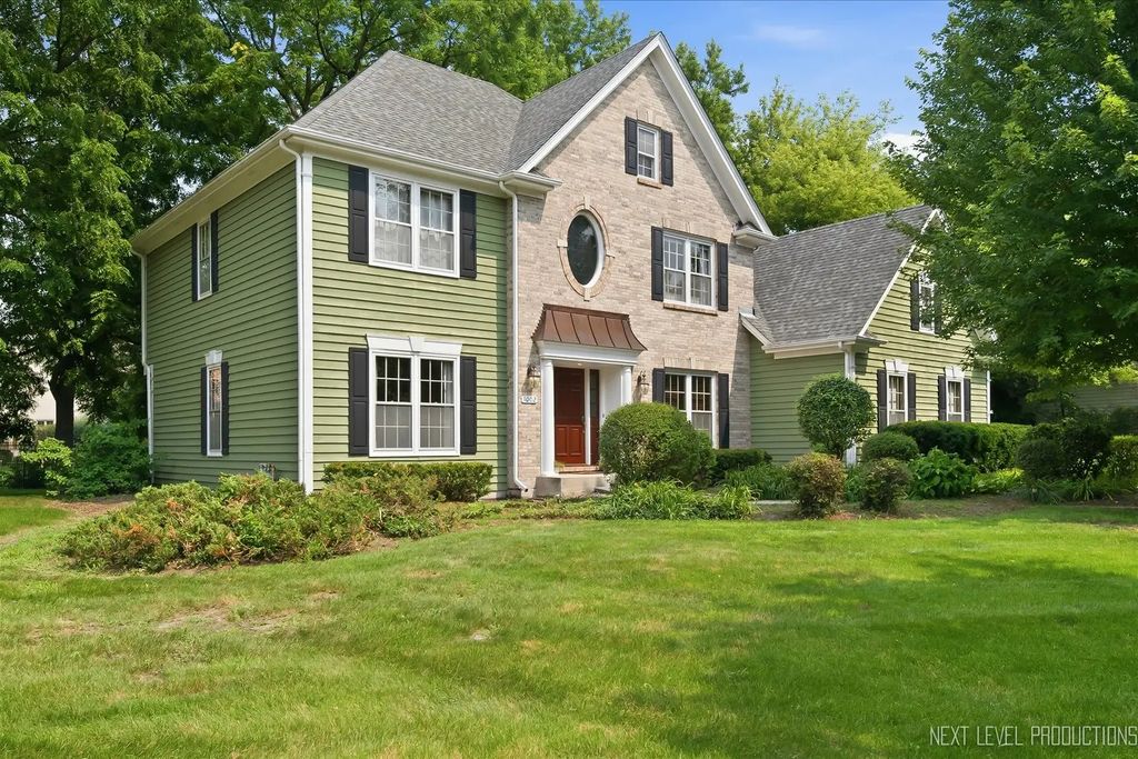 1002 Stonehedge Road, St. Charles