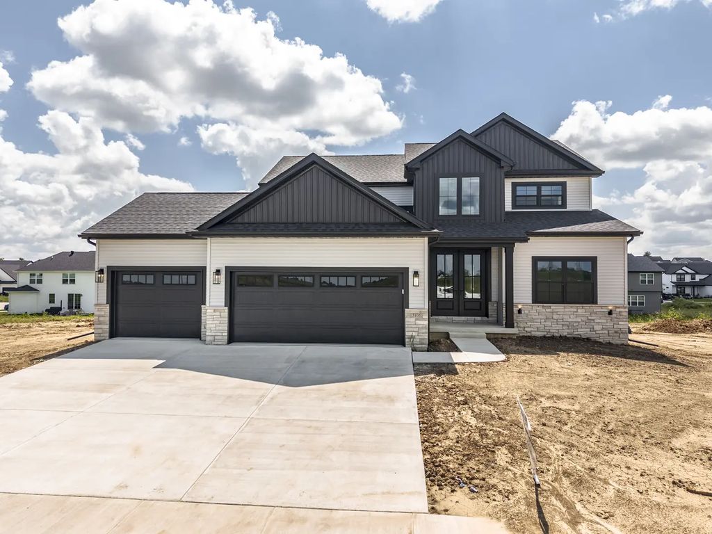 5105 Castlebar Drive, Bloomington