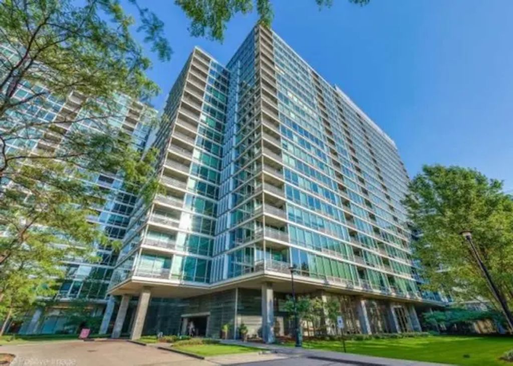 9655 Woods Drive 515, Skokie