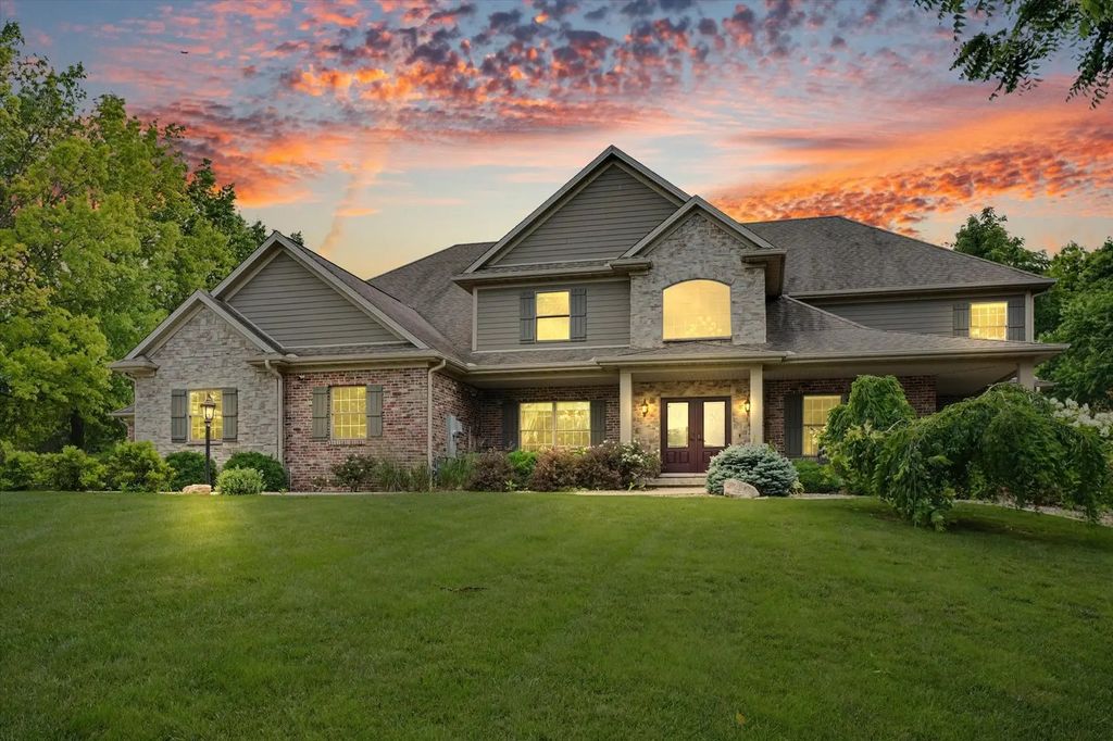 1309 Cross Creek Road, Mahomet