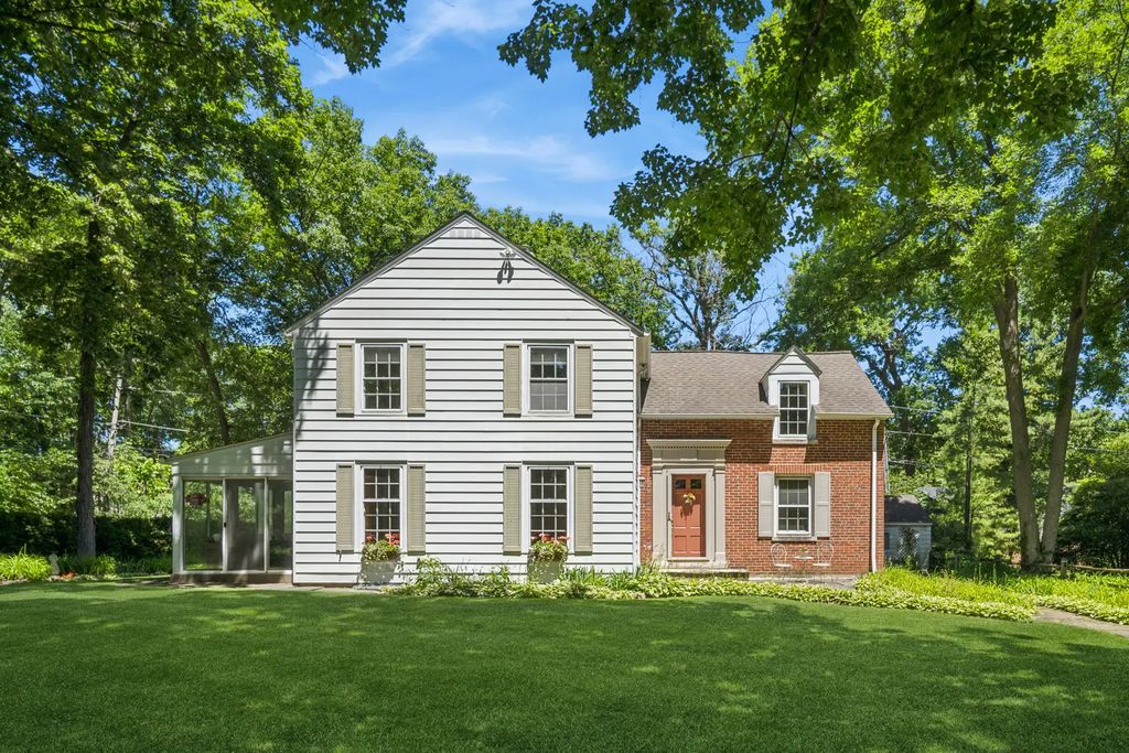 1342 Larrabee Lane, Northbrook