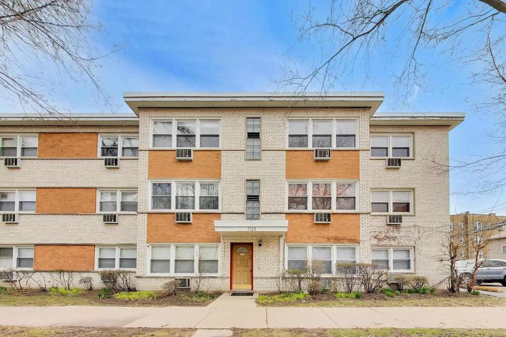 7123 N Damen Avenue 6e, Chicago