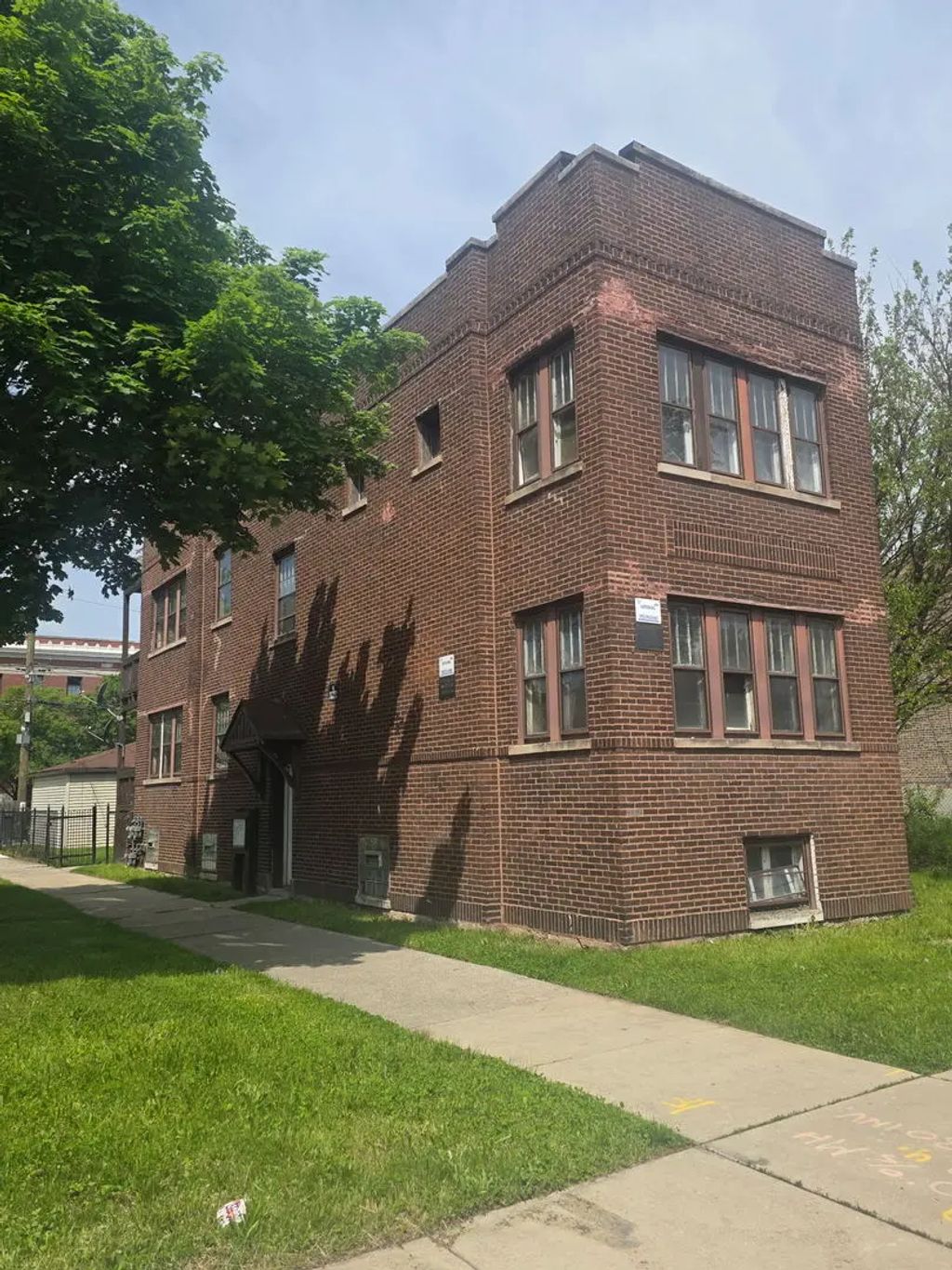 4936 W Maypole Avenue, Chicago