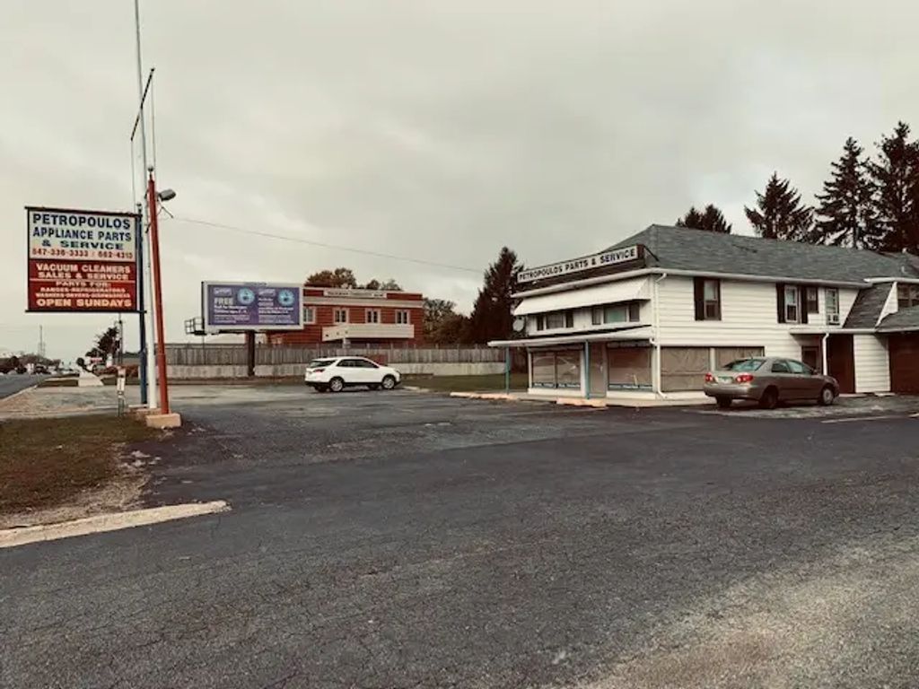 2614 Grand Avenue, Waukegan