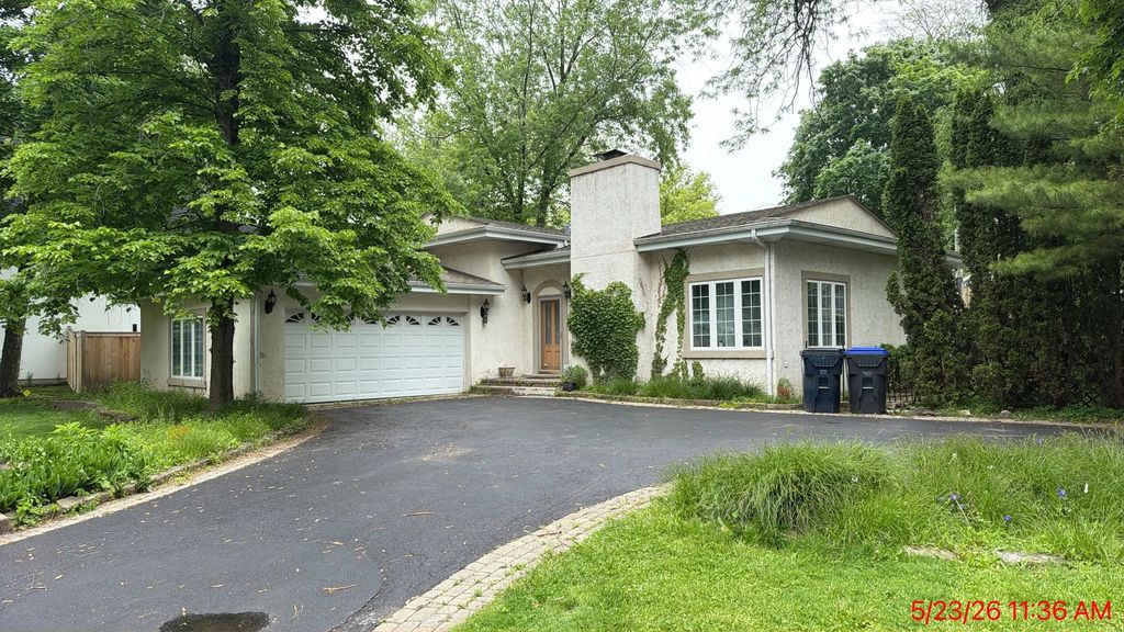 757 Strawberry Hill Drive, Glencoe
