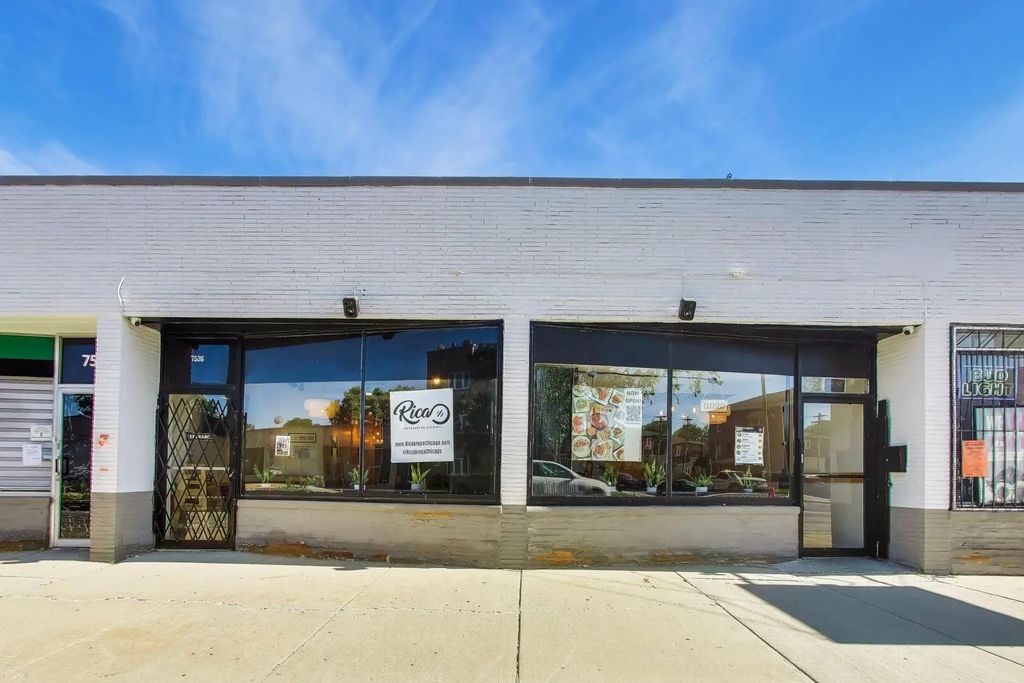 7534 W Addison Street, Chicago, 60634