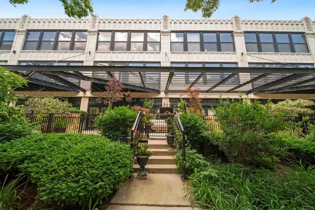 1070 W 15th Street 147, Chicago