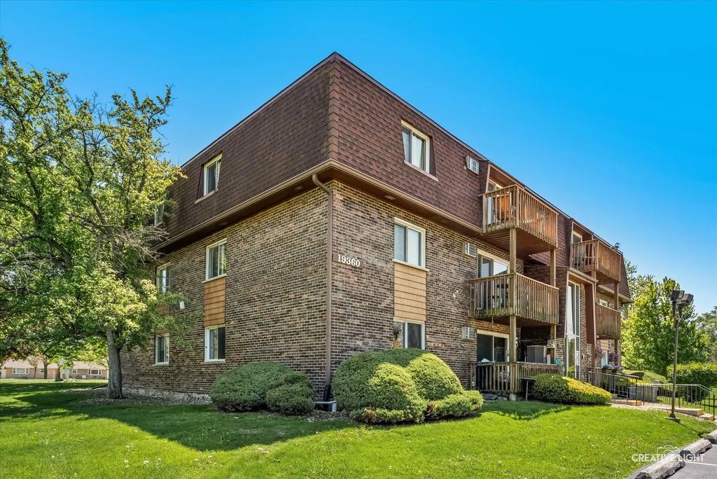 19360 Wolf Road 9, Mokena