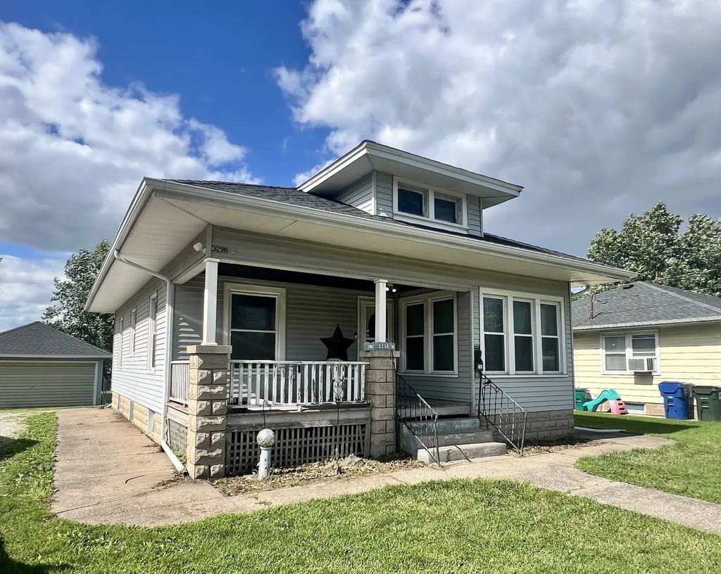 3218 Locust Street W, Davenport