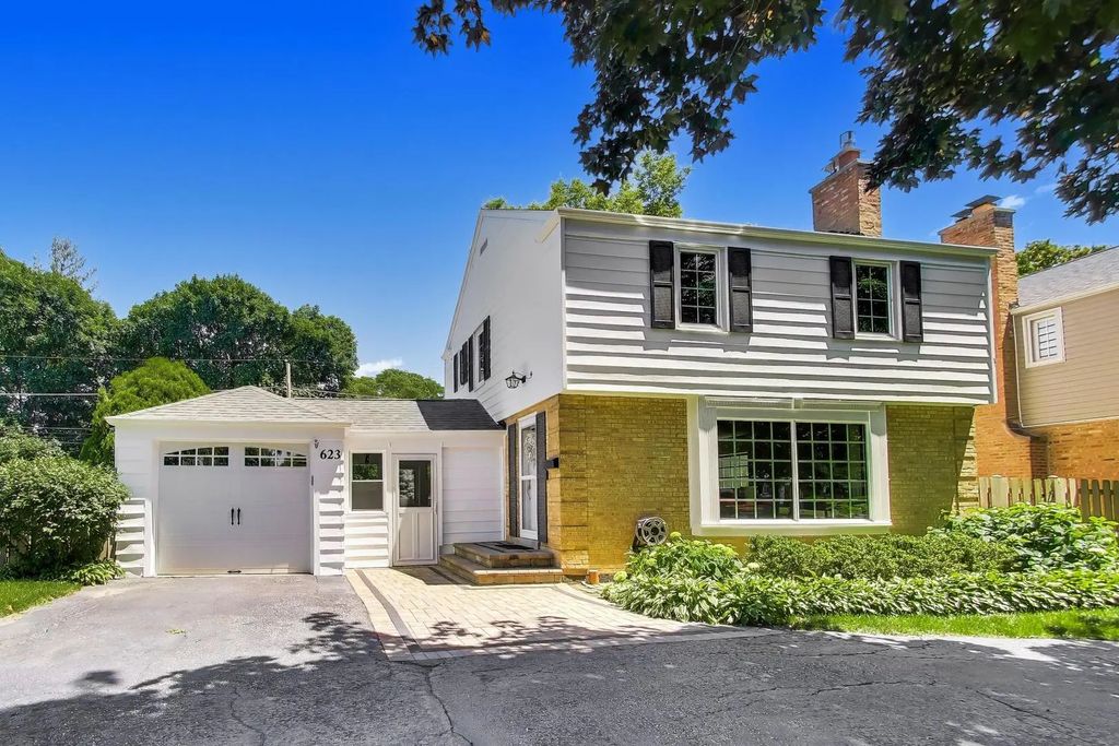 623 S Arlington Heights Road, Arlington Heights
