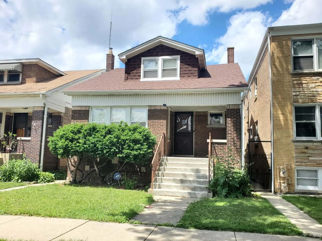 4158 W Wellington Avenue, Chicago