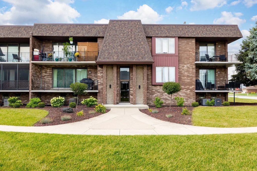 15701 Brassie Court 2n, Orland Park