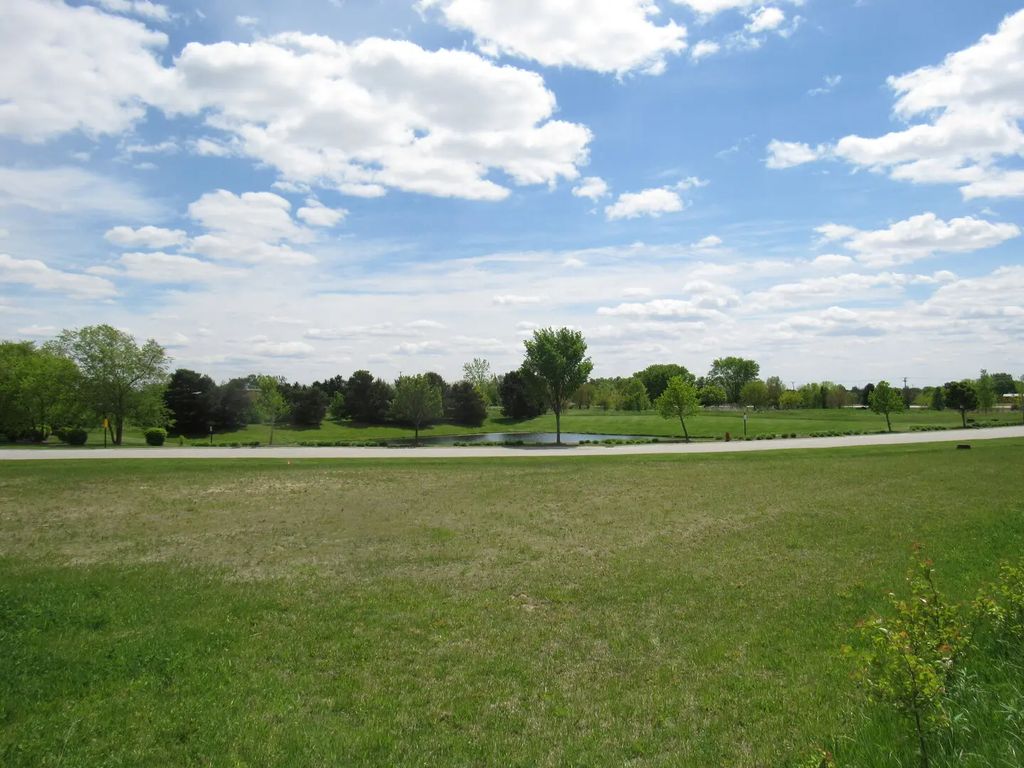 22276 Elise Boulevard, Frankfort