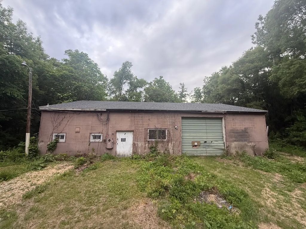 77 S Louis Avenue, Freeport