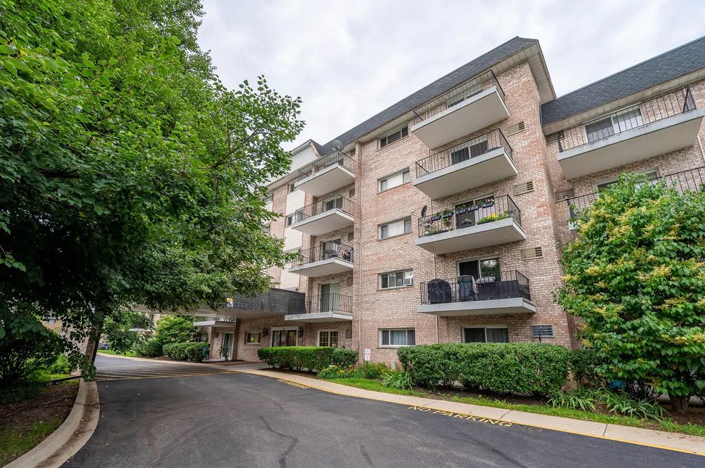 1000 S Lorraine Road 411, Wheaton