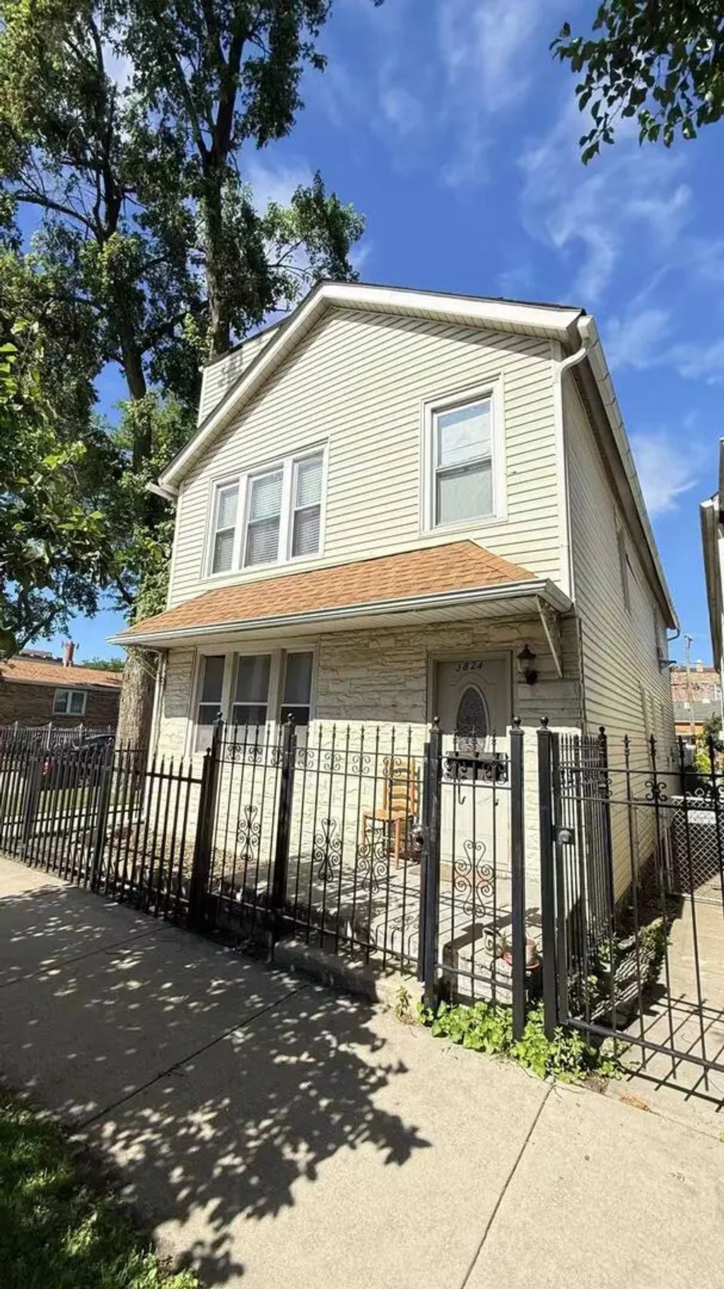 3824 S Sacramento Avenue, Chicago