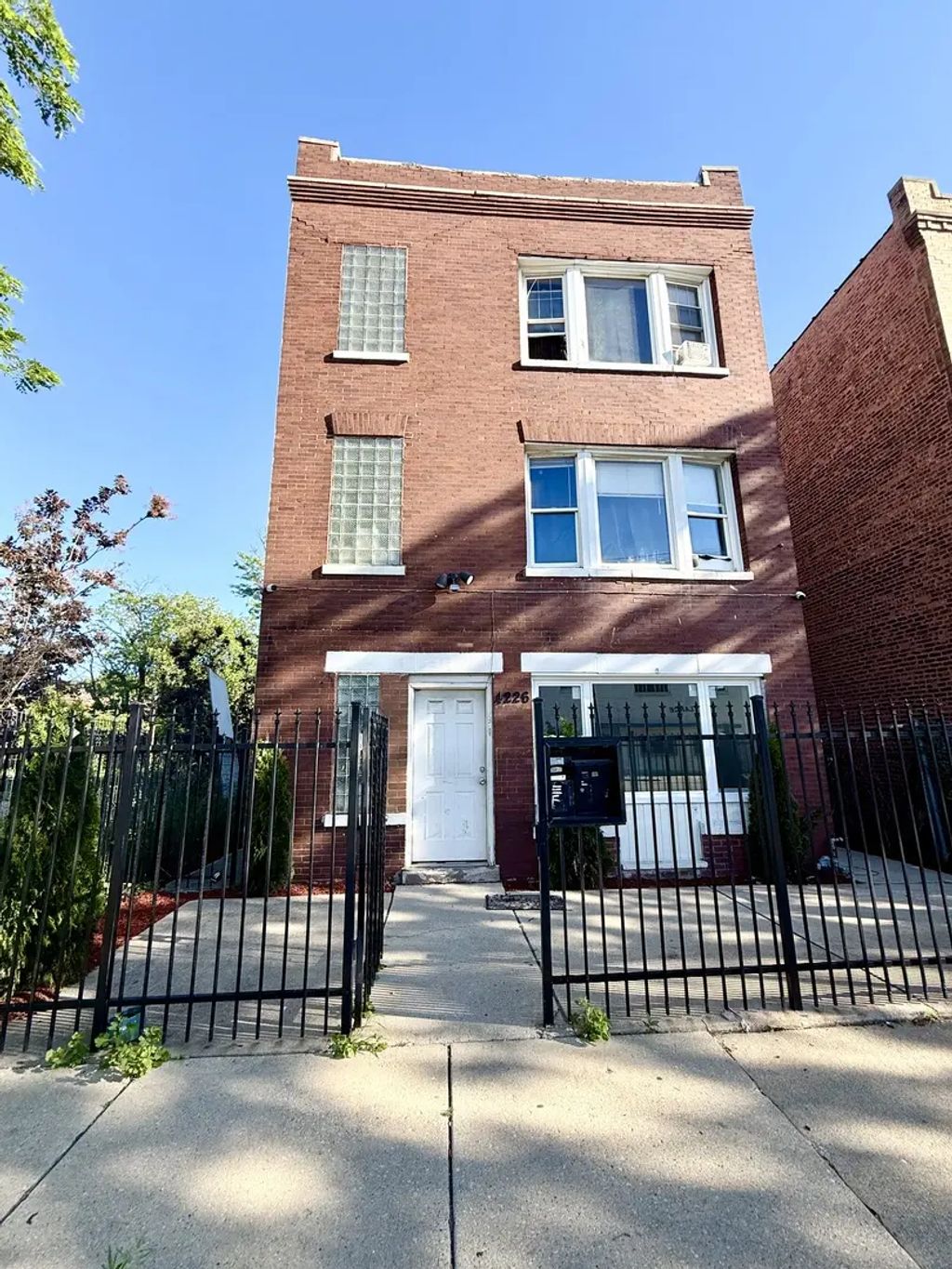 4226 W Ogden Avenue, Chicago, 60623