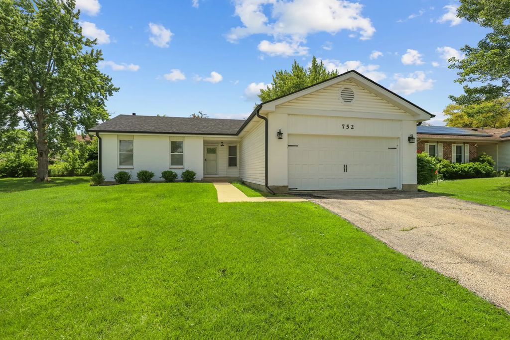 752 N Brookdale Drive, Schaumburg