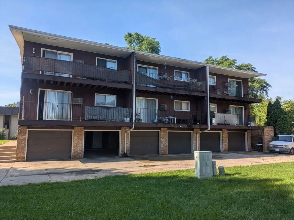 75 N Lyle Avenue, Elgin