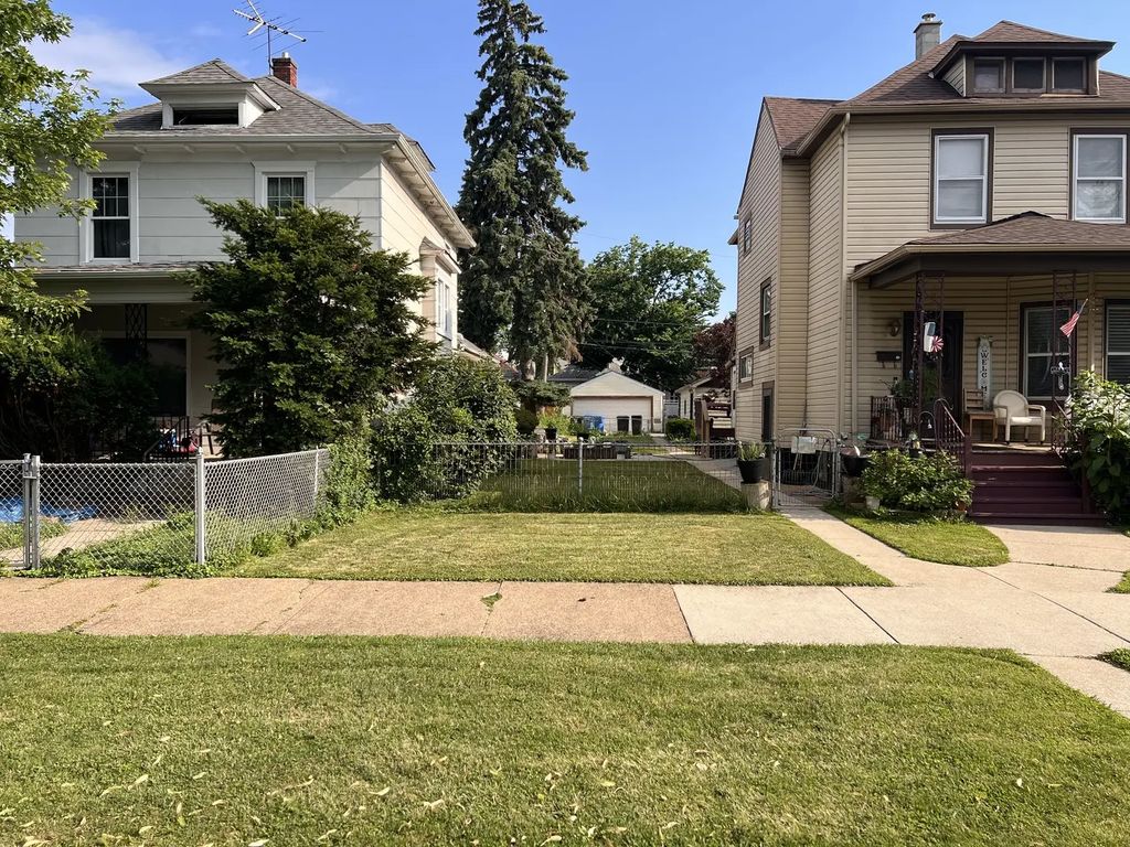 3635 W 64th Place, Chicago