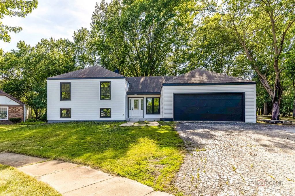 1482 Pebblestone Cove, Wheaton