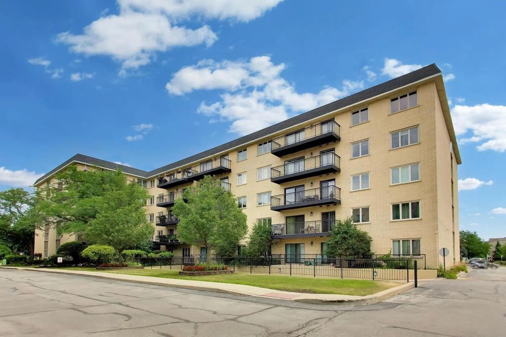 8600 Waukegan Road 307, Morton Grove