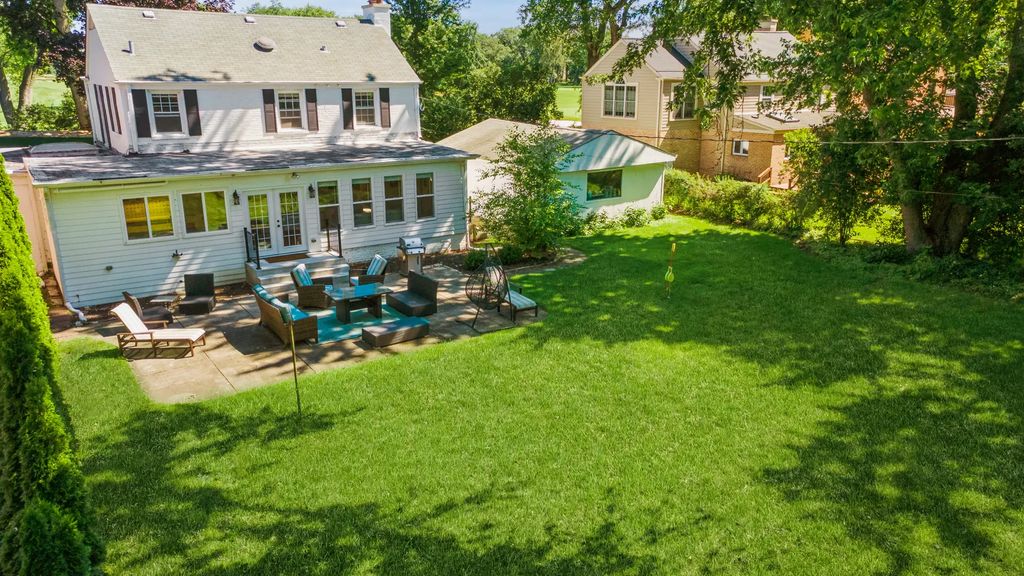 4335 Lee Street, Skokie
