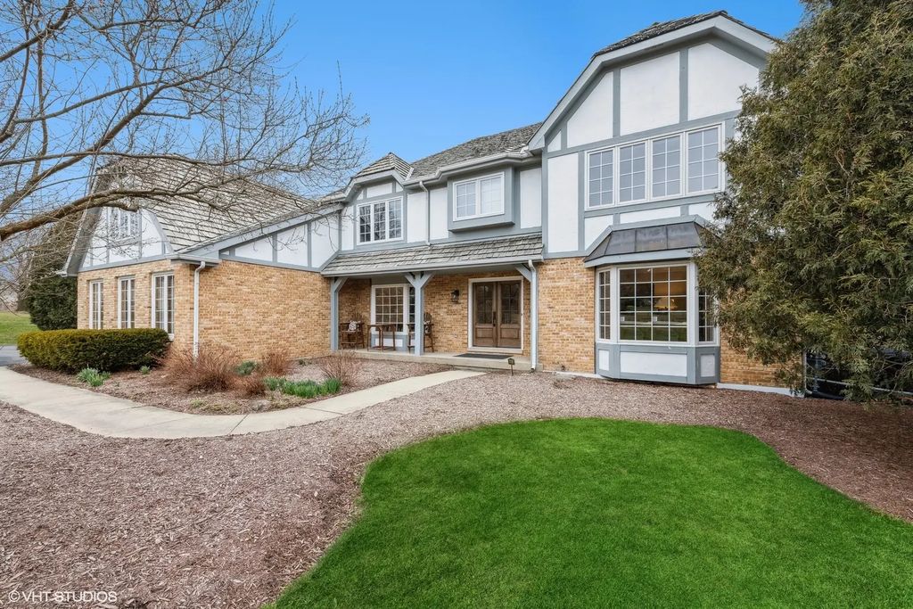 6243 Pine Tree Drive, Long Grove