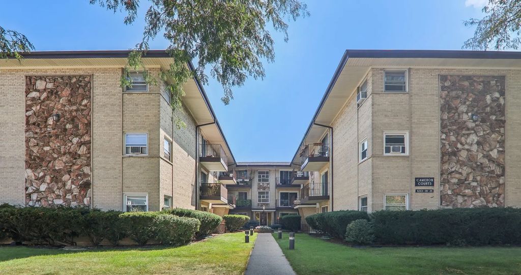 4235 N Kedvale Avenue 2b, Chicago, 60641