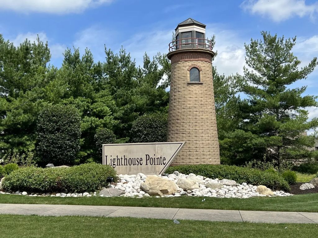 20389 Grand Traverse Drive, Frankfort