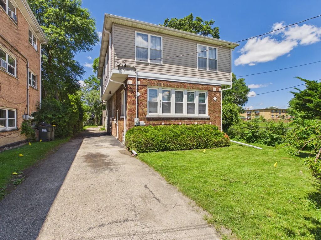2420 N Thatcher Avenue, River Grove