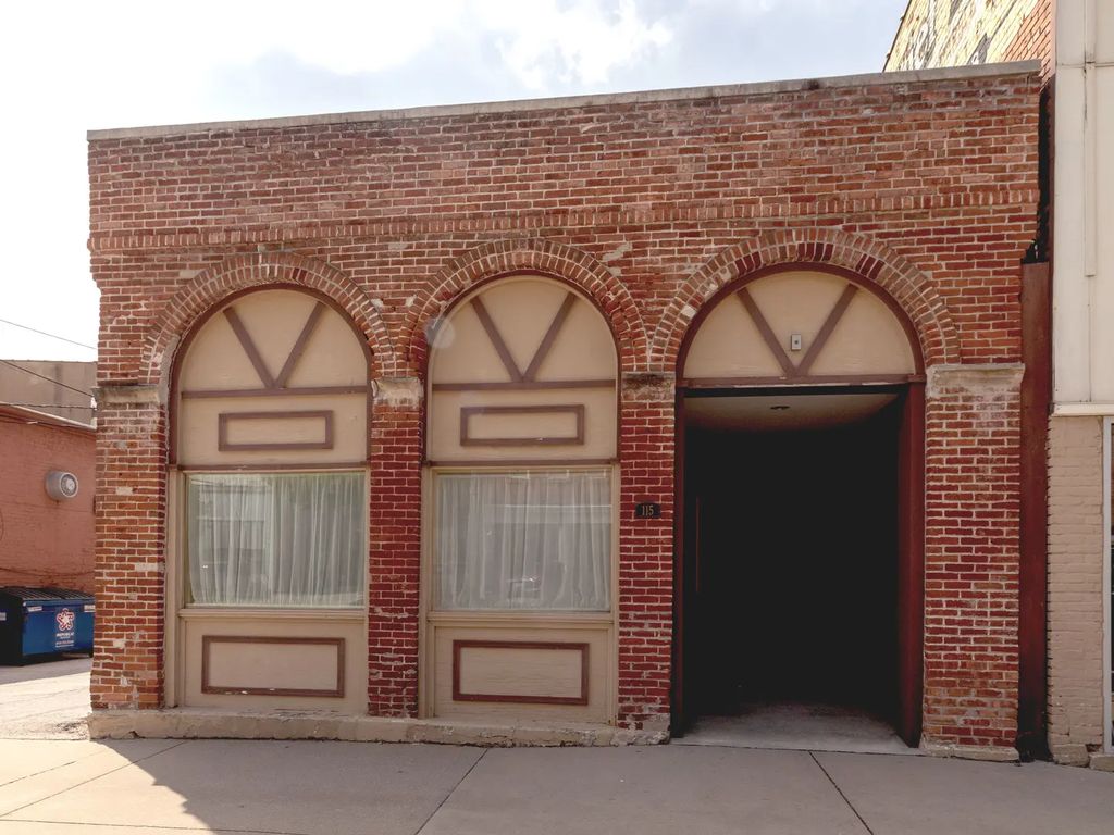 115 W Main Street, Morris