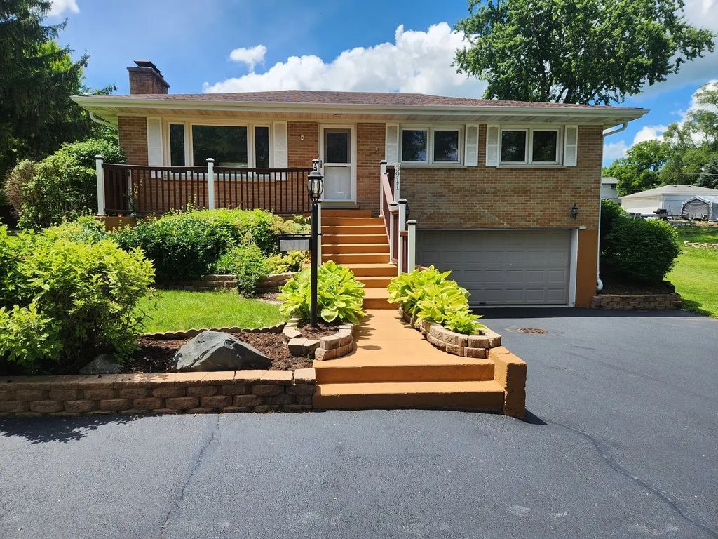 3911 Eastway Drive, Island Lake