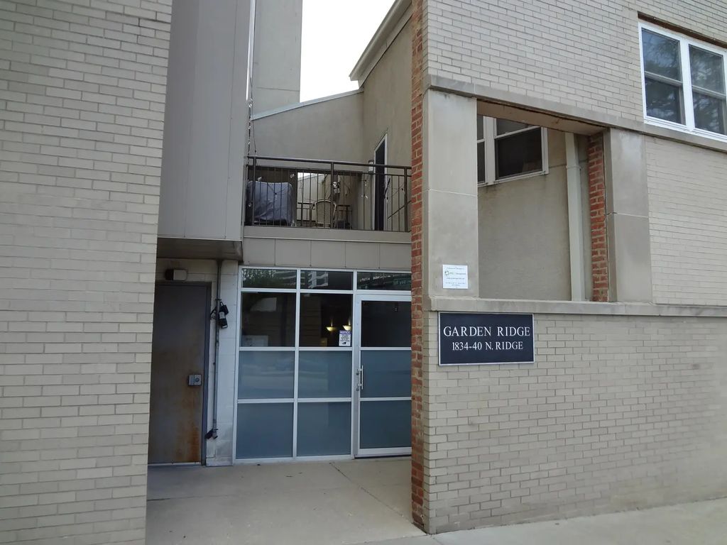 1834 Ridge Avenue 137, Evanston