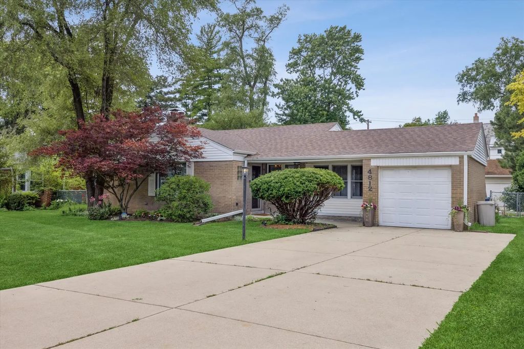 4812 Wolf Road, Western Springs