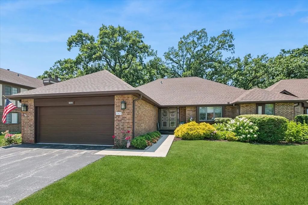 13232 S Oak Ridge Trail, Palos Heights