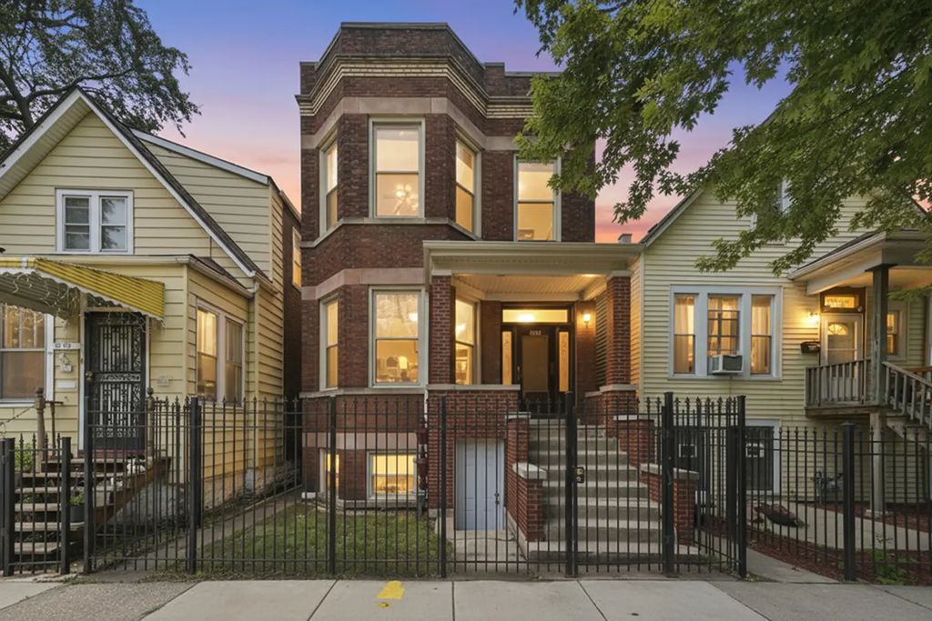 2248 S Kirkland Avenue, Chicago