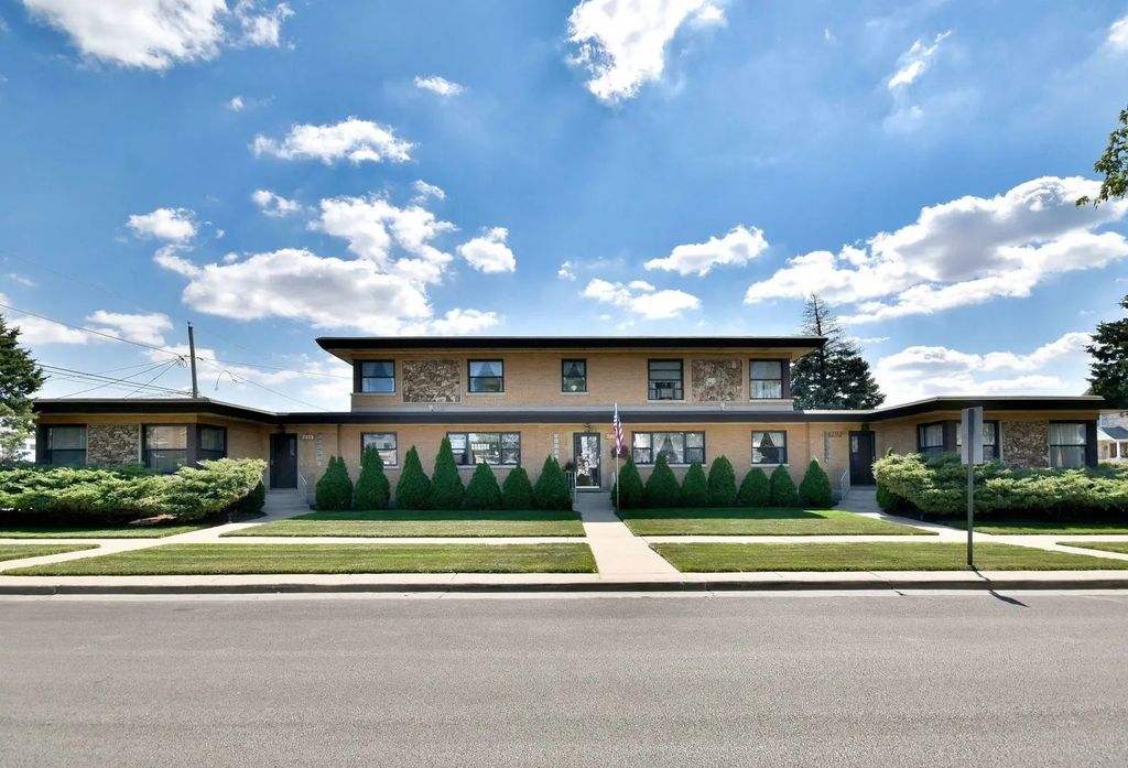 7315 W Dickens Avenue, Elmwood Park