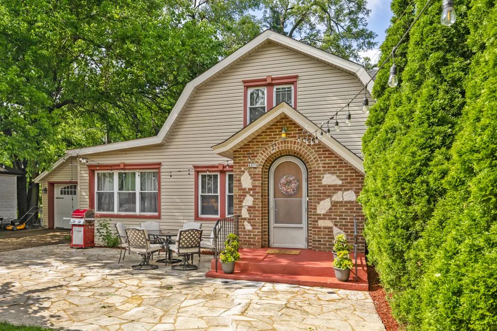1078 Greenview Avenue, Des Plaines