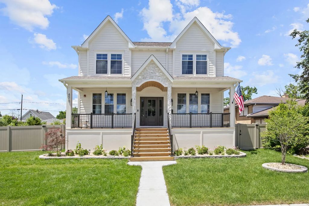 4510 Raymond Avenue, Brookfield