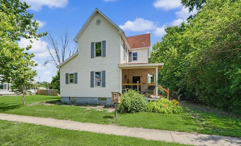 210 S Lott Boulevard, Gibson City