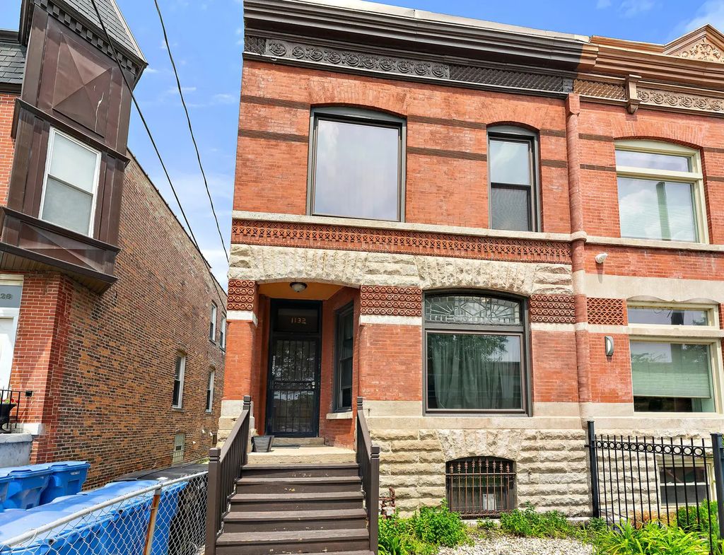 1132 E 44th Street, Chicago, 60653
