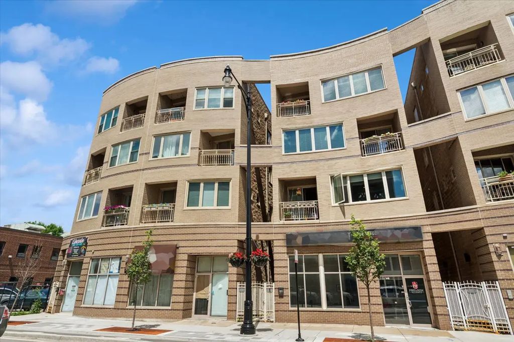 4915 N Lincoln Avenue C, Chicago