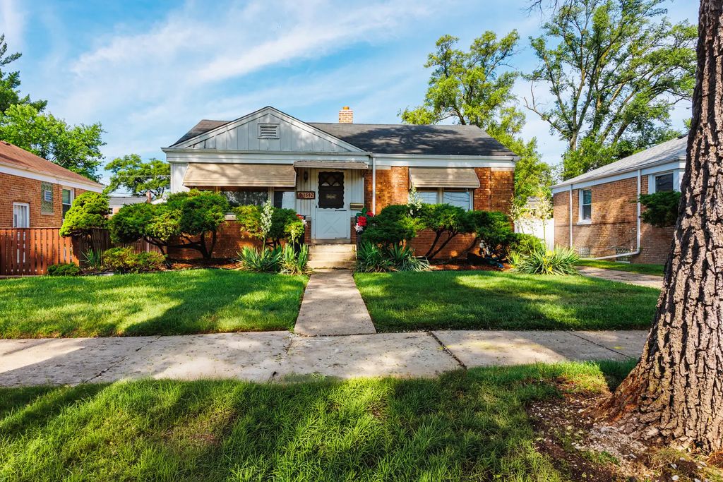 1542 Gardner Road, Westchester