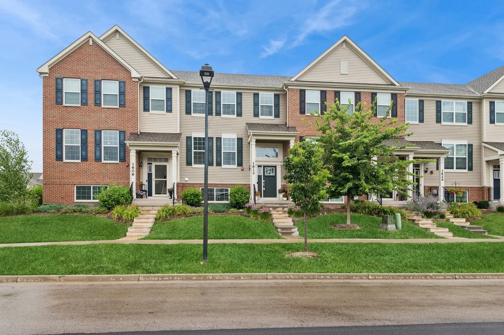 1612 Bentz Way, Batavia